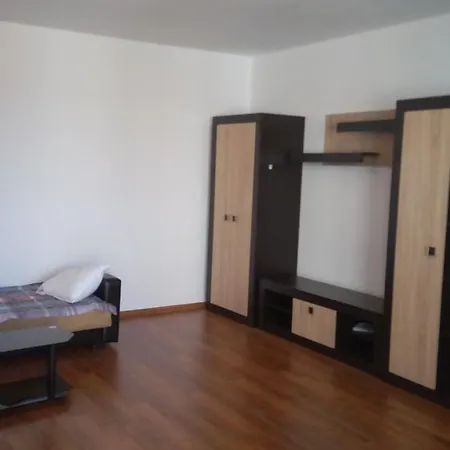 Apartment Brand New Apartament, Street Augustin Coman Nr 8-10,bloc C1